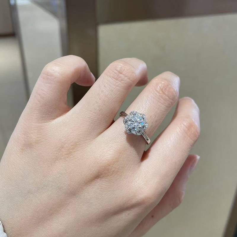 Single Head Women's Ring S925 Silver Plated Platinum Customized Selection Main Stone Moissanite Diamond 1.0ct/Secondary Stone High Carbon Diamond